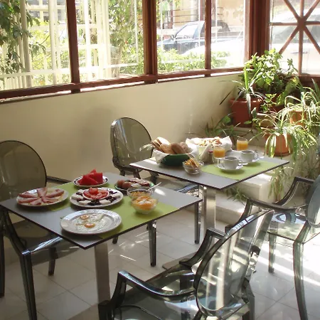 Nafsika فندق