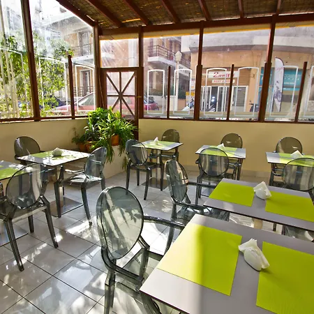 纳福西卡酒店 2* Rhodes City