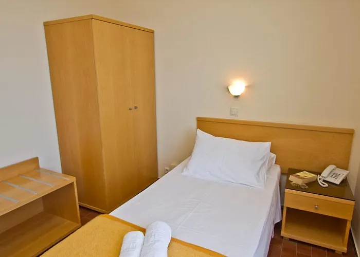 纳福西卡酒店 2*