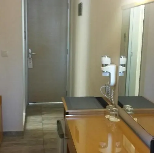 纳福西卡酒店 酒店 Rhodes City