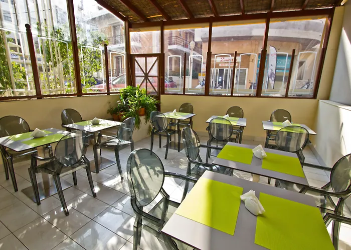 纳福西卡酒店 2* Rhodes City