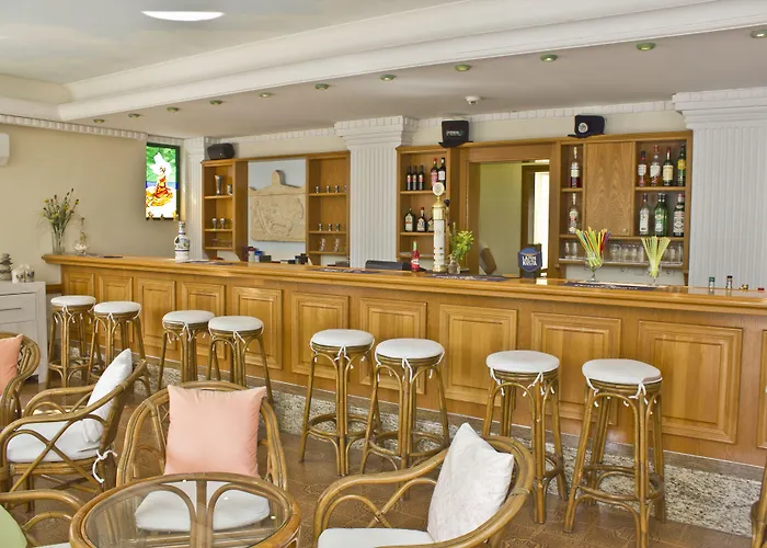 纳福西卡酒店 Rhodes City