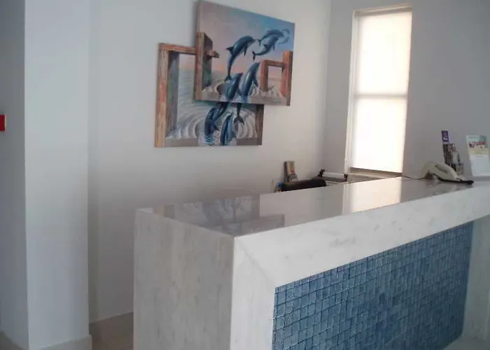 纳福西卡酒店 2*