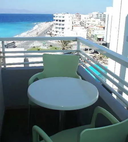 Nafsika ホテル 2*