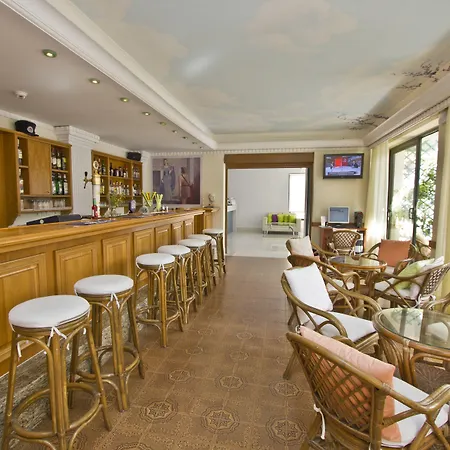 Nafsika Hotel 2*