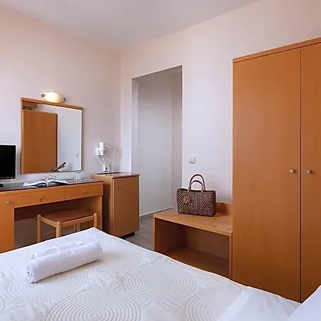 Nafsika Hotel 2*